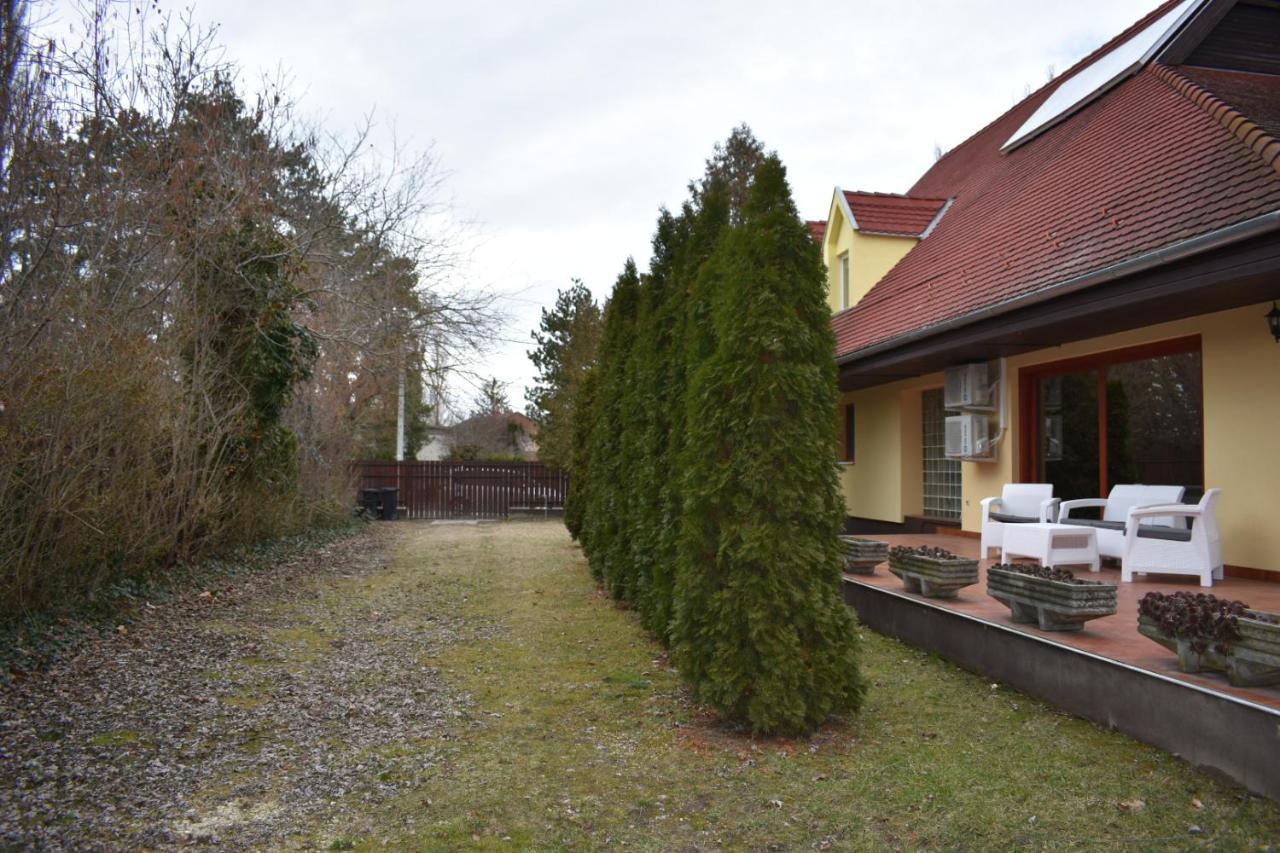Villa Lily Zamardi Exterior photo